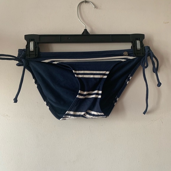 Bikini Set - Picture 2 of 2